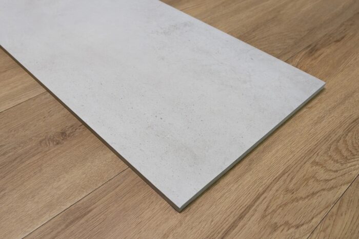 Maxi White, 2 x Size Options - Image 3